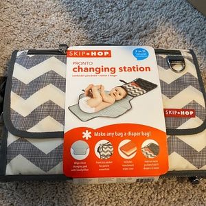 Skip Hop changing station